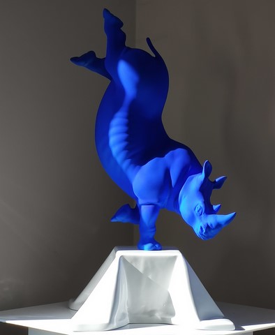 Rhino danseur bleu mate de Wttrwulghe Xavier